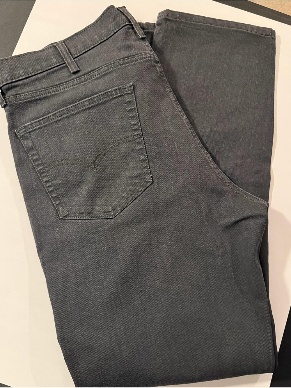 Levi's Men's Slim Straight Jeans in Charcoal Gray
